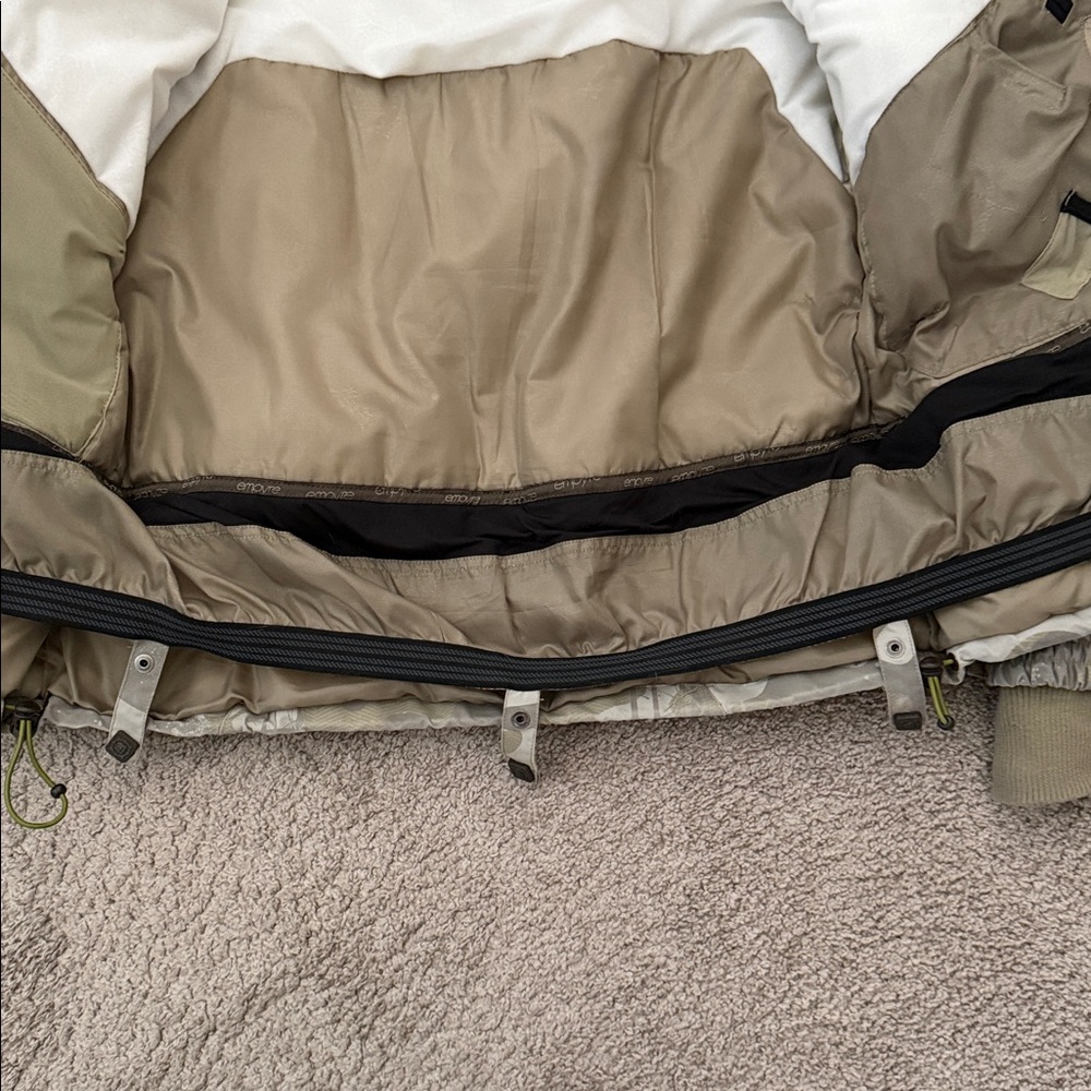 Camouflage Snowboarding Jacket - Picture 4 of 13